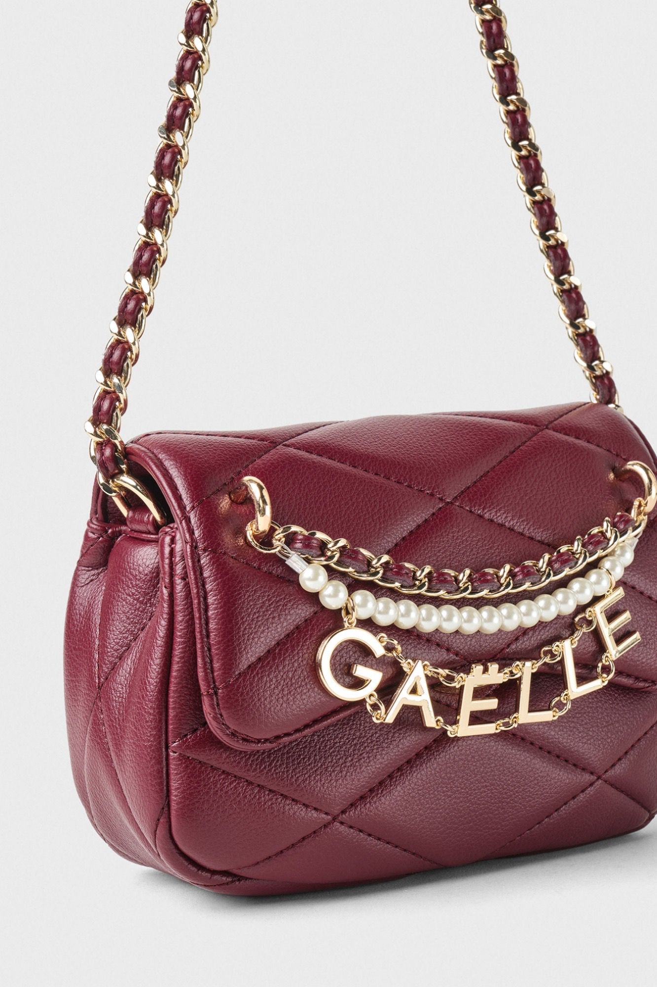 Gaelle borsa a tracolla con perle e charms bordeaux