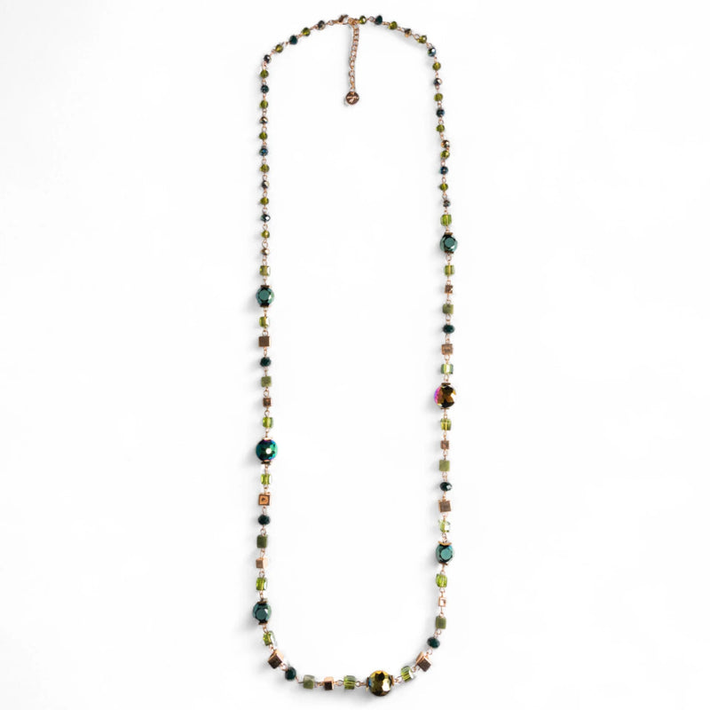 Collana lunga con pietre in vetro verdi
