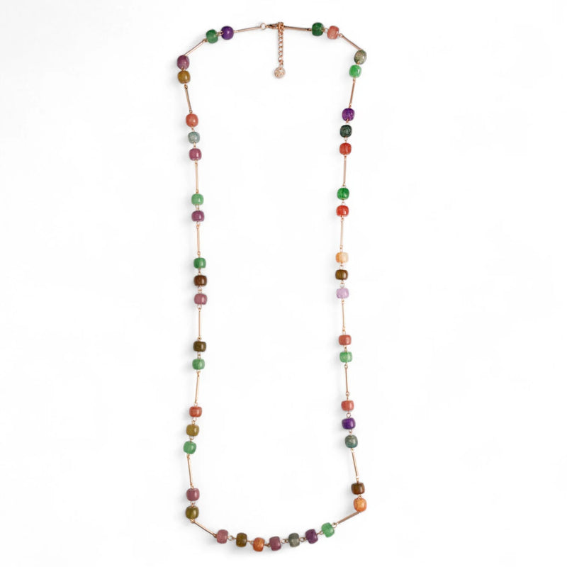 Collana lunga con pietre in vetro multicolore ed inserti in metallo