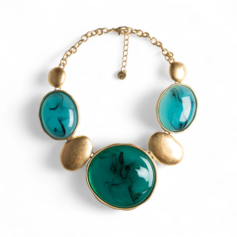 Collana girocollo a catena con medaglioni in resina turchesi