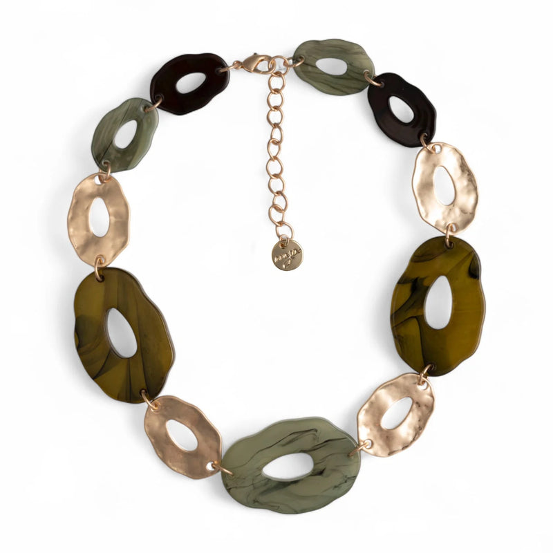 Mya Accessories Collana G11580 girocollo in acrilico da forme irregolari tono verde