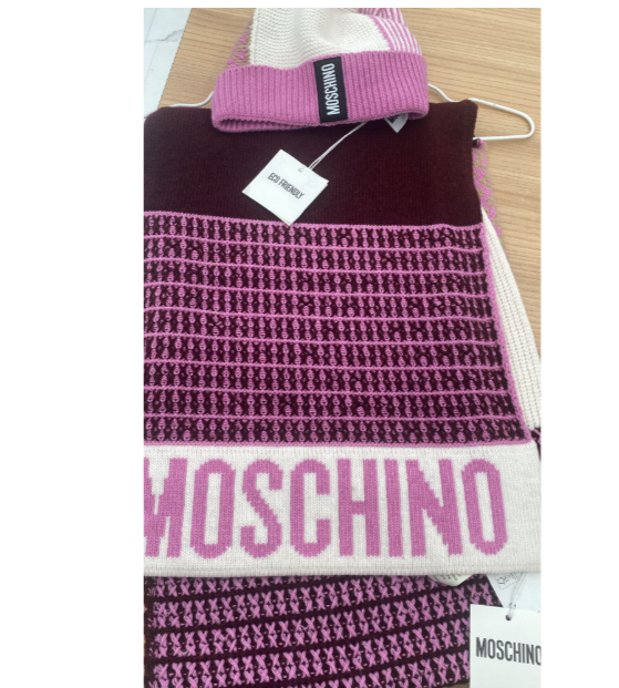 Love Moschino Sciarpa e Cappello Rosa